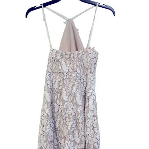 Lulus Delicate Darling beige and ivory lace bodycon dress size medium - Picture 10 of 16